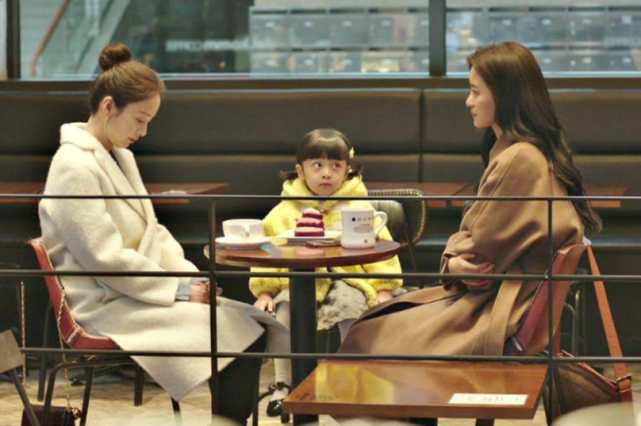 照顾孩子瑞雨就含冤离世,而吴敏静(高甫洁饰演)则接替了后妈的位置