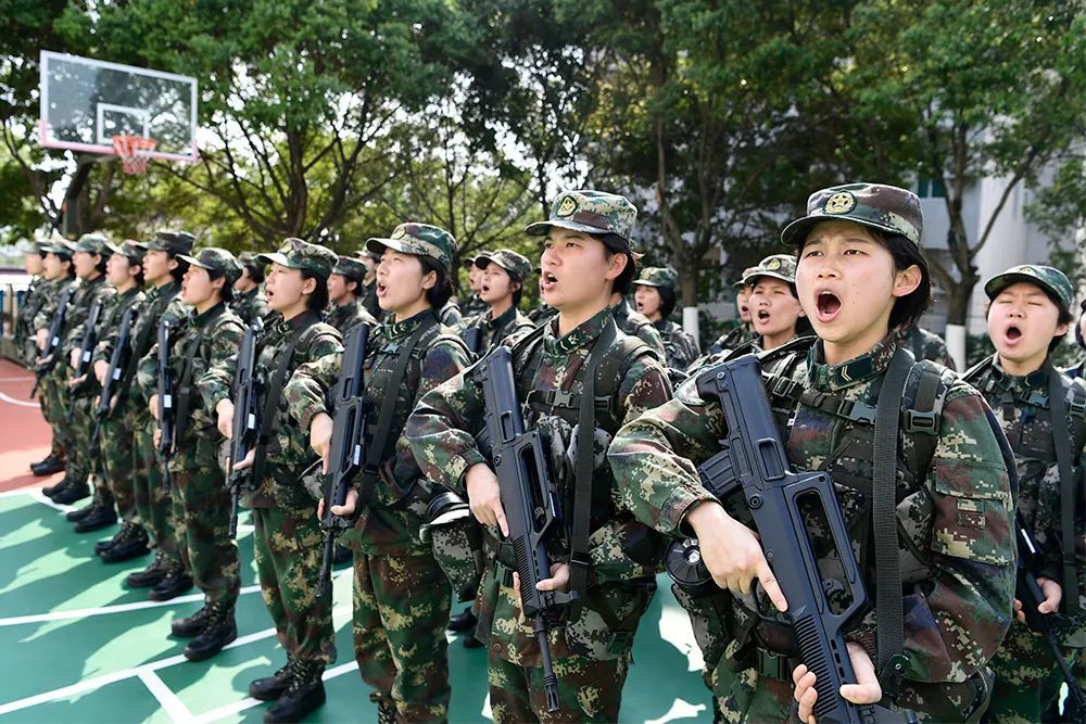 速看乘风破浪的导弹测试女兵