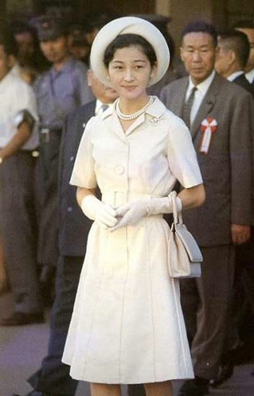 日本大小姐学校学生皆名媛贵族毕业后还有人负责介绍对象