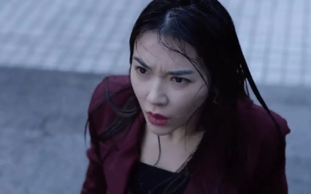 暴风眼不舍周恋下线1分钟雨戏竟然拍了12小时