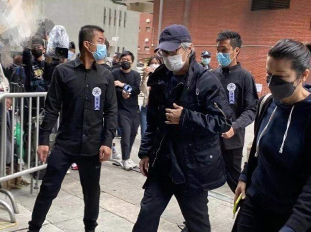 娱乐早报丨吴孟达葬礼周星驰刘德华现身悼念;马思纯首谈抑郁症分析