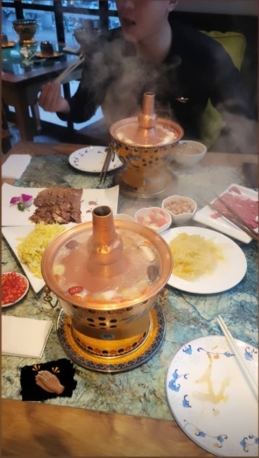 泰山新援莱昂纳多晒吃火锅照片球员此前已完成14天隔离