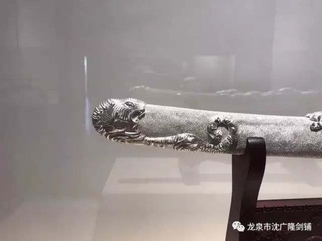 龙泉宝剑|"虎啸山林,不怒自威"——虎威刀_腾讯新闻