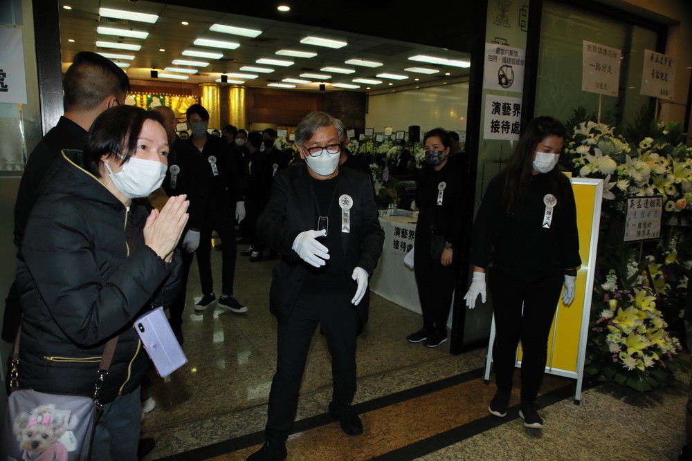 永远怀念|吴孟达丧礼举行,带来的欢笑与思考长留人间_腾讯新闻