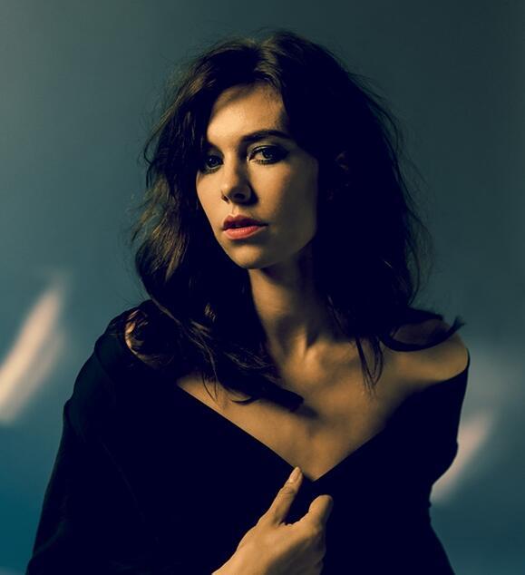 凡妮莎:威尼斯影后的成名史,被霸凌的丑小鸭,最终蜕变