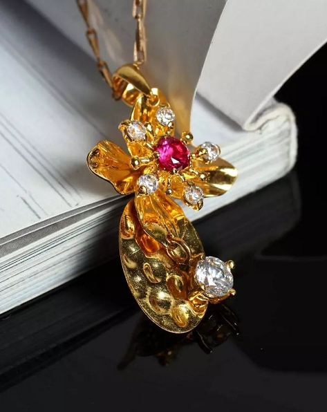 技巧客人坚持买黄金3dk金都不要你可以把足金镶嵌这样推一推