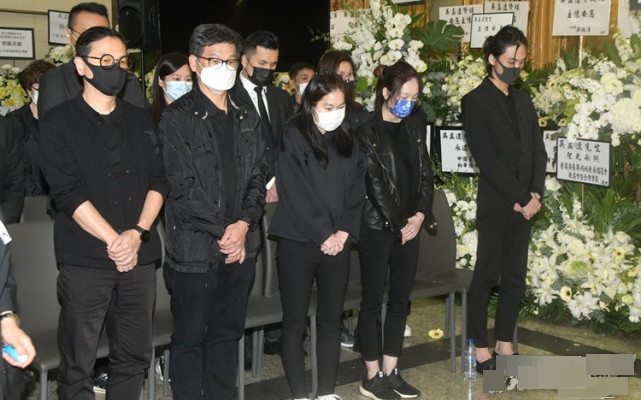 现场图片所见,吴孟达二弟吴利达,三弟吴鸿达,儿子吴韦