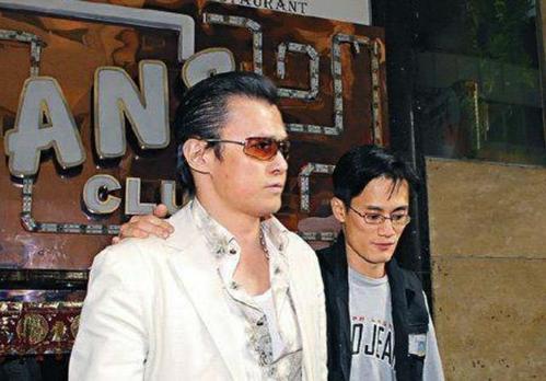 而是真实发生的存在,他便是古惑仔电影中山鸡的原型李泰龙