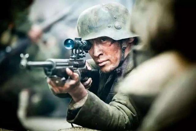 开国中将两次被敌神枪手盯上,均大难不死,两次救他的人都是政委_腾讯