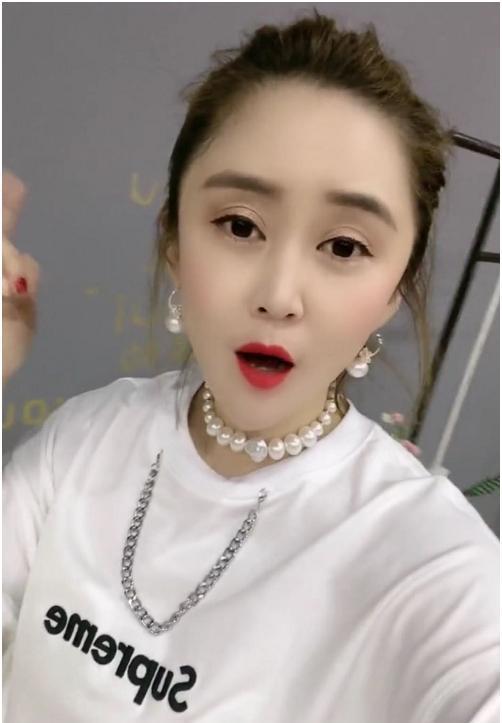 赵本山爱徒王长贵,娶了女儿香秀的闺蜜,比自己还小19岁!_腾讯新闻