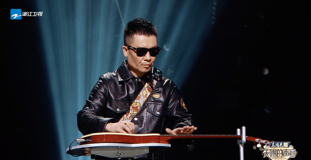 天赐的声音:杨芸晴泪洒舞台,李延亮吉他横弹惊艳,小鬼突破自我_腾讯