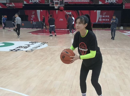 打爆cba最强裁判阵容 辽宁克星都被她抢风头|杨忆南|闫军|段铸|叶楠