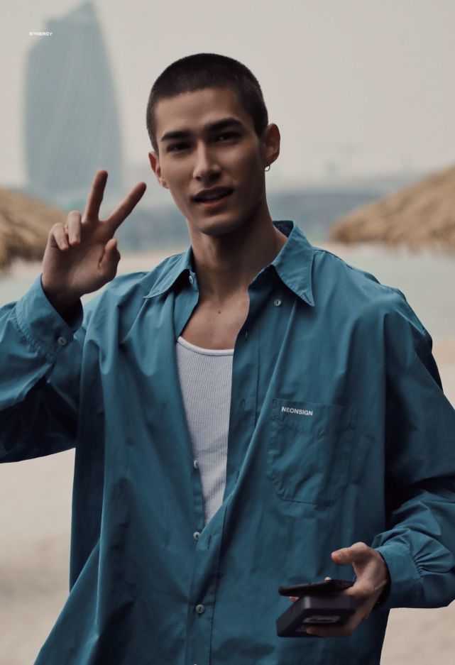 壁纸安利宝藏男孩米卡