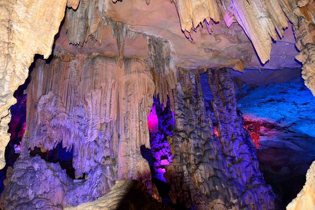 广西一座很受欢迎的溶洞是4a景区也是中国四大岩溶洞穴之一