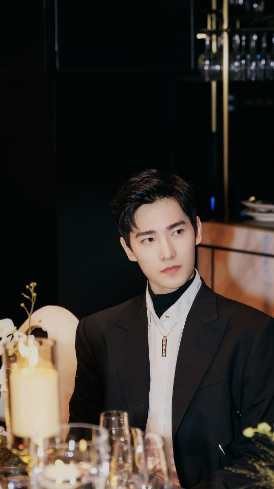 杨洋壁纸写真眼镜杀太帅了