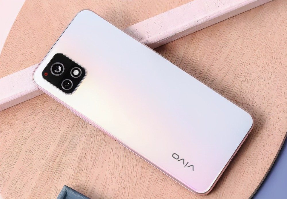 手感,大电池长续航,如果你有以上三个需求,我想vivo y52s定能让你满意