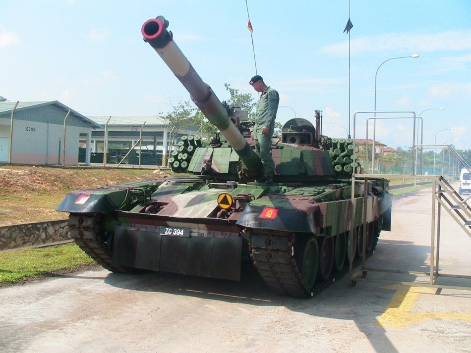 pt-91主战坦克:21世纪的钢铁翼骑兵,t-72坦克的进化版本