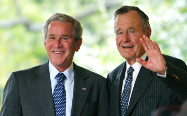 如果布什家族在美国没有贵族一样的地位,是很难完成父总统子总统父子