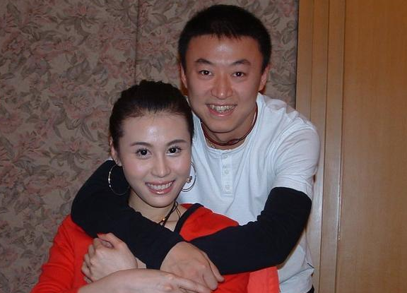 两人的感情破裂,疑似马琳婚内出轨,现任妻子张雅晴疑似两人之间的第