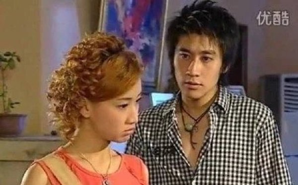 红苹果乐园偶像入门剧女主男主无人识女二黄圣依红出圈