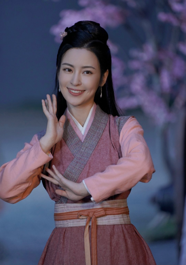31岁就开始演妈妈,她成了《赘婿》中的意难平,颜值不输女主角