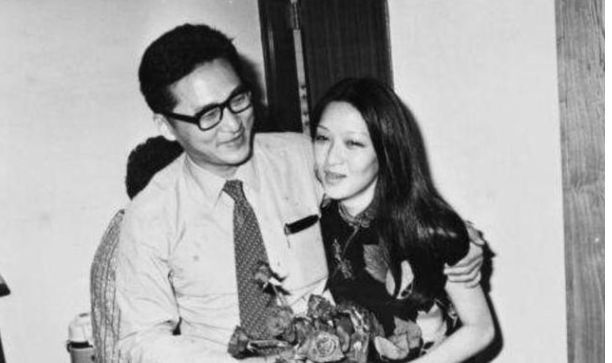 婚后115天被休台湾第一美女胡因梦委屈李敖不许上厕所有异味