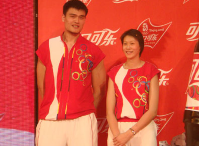 球女神赵蕊蕊,曾示爱姚明被拒,如今风韵犹存,成明星作家