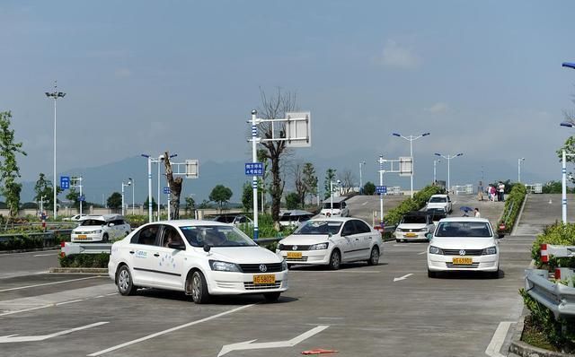 为什么好多沿海省份的人会选择到广西江西去考驾照