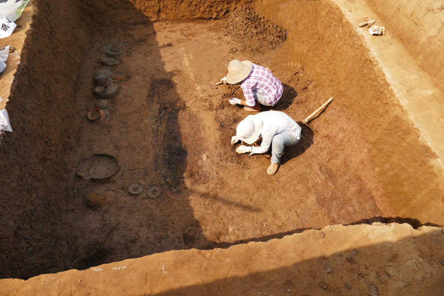 中国西部首支女子考古队荒野里的巾帼风采