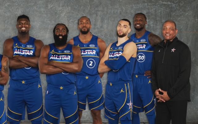 全明星大合照出炉!詹皇欧文c位出镜,众人咧嘴笑 小卡不笑表情抢镜