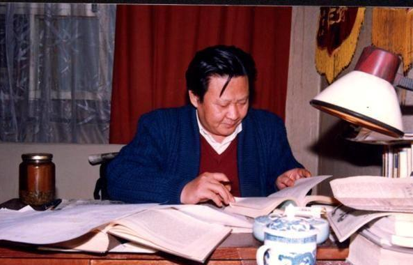 相声界小悬案,郭德纲为何不拜张文顺,范振钰,金文声为师