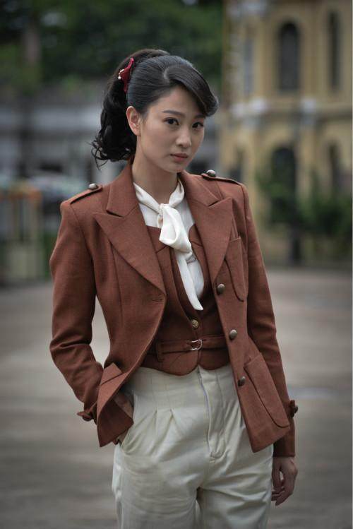 31岁侯梦莎与鸵鸟老公秀恩爱网友何晨光要哭了