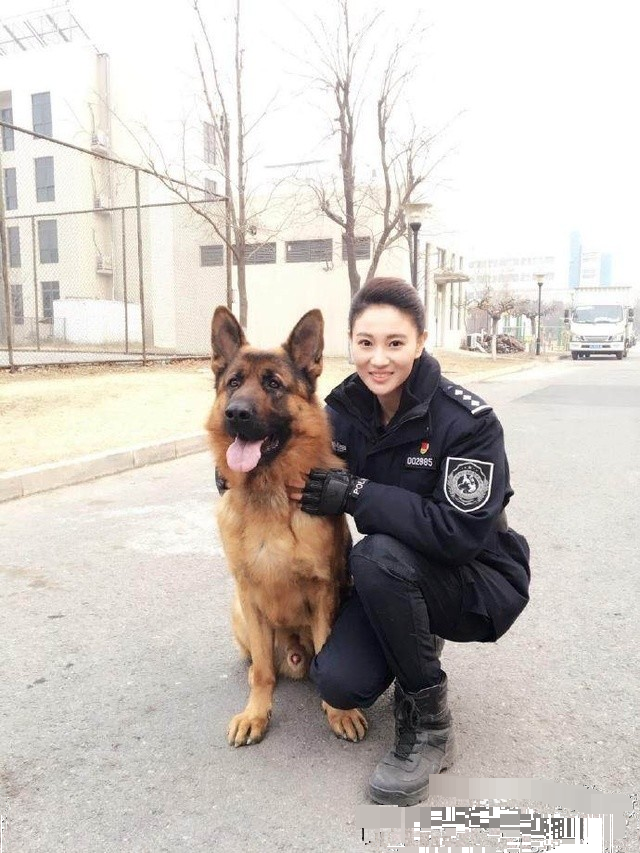 31岁侯梦莎与鸵鸟老公秀恩爱,网友:何晨光要哭了_腾讯新闻