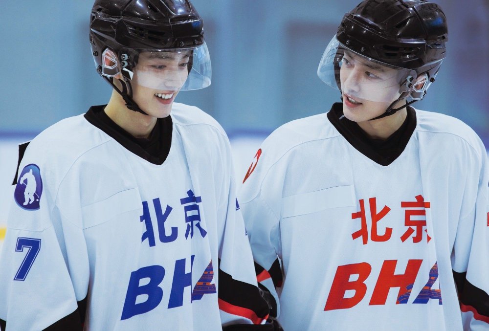 肖战手机电脑壁纸|运动.战,冰球王子.战,来啦!_腾讯新闻