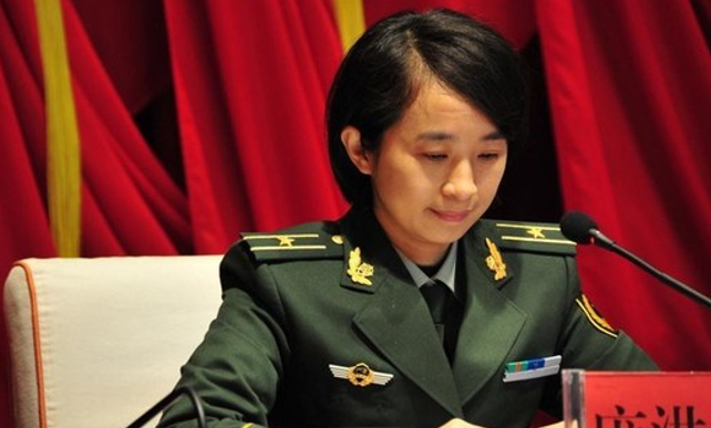 女武警庞洪雨,丈夫救人牺牲,31岁特招入伍,直接被授少校军衔_腾讯新闻