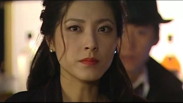 中戏校花曾黎200年一遇的美女为什么一直不火