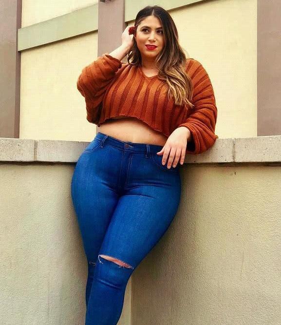 美国女发型师坚持自律健身身材丰盈不臃肿健身改变生活