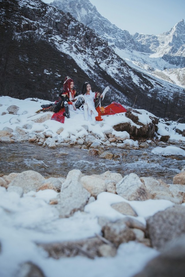 紅盒子cos正片,雪景旅拍.