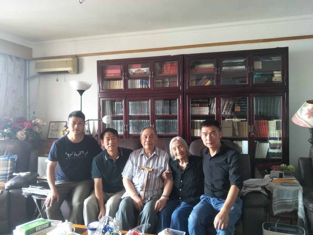 左至右:罗学斌,钟代胜,汝信(夏森丈夫),夏森