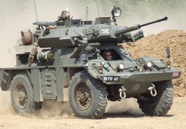 英国fv721"狐狸"装甲侦察车,车体虽小但火力凶悍