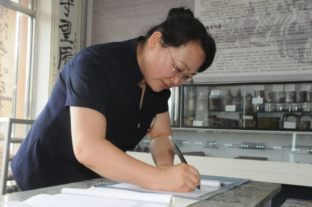 她就是鹤北林业局老年福利中心主任,医院院长——于淼