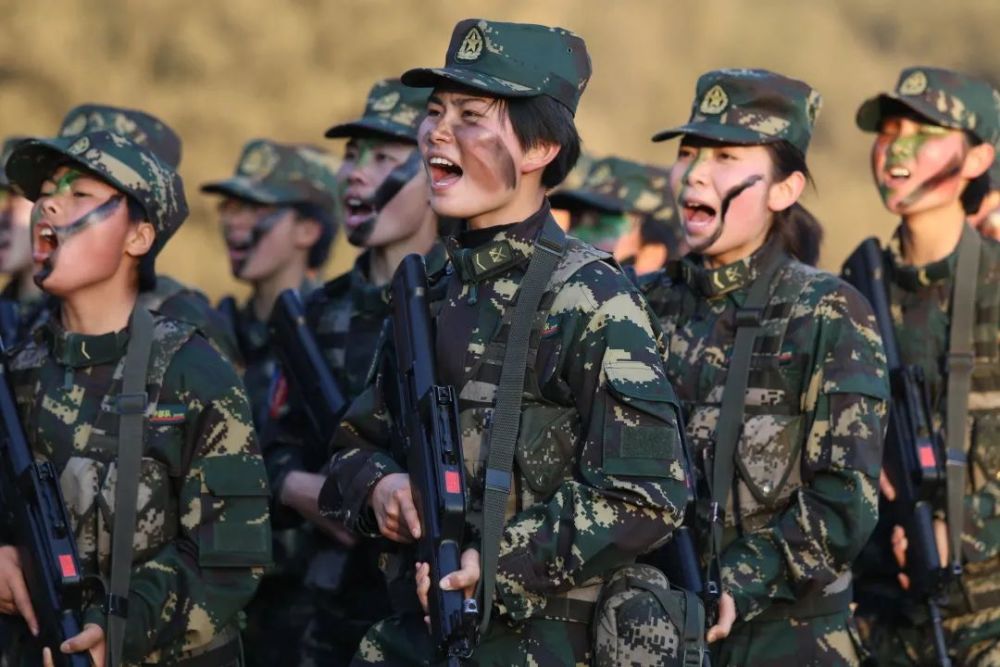 这些就是特战女兵的训练日常