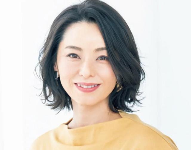 50 60岁的女人 最适合烫什么发型 这三类减龄短发了解一下 腾讯新闻