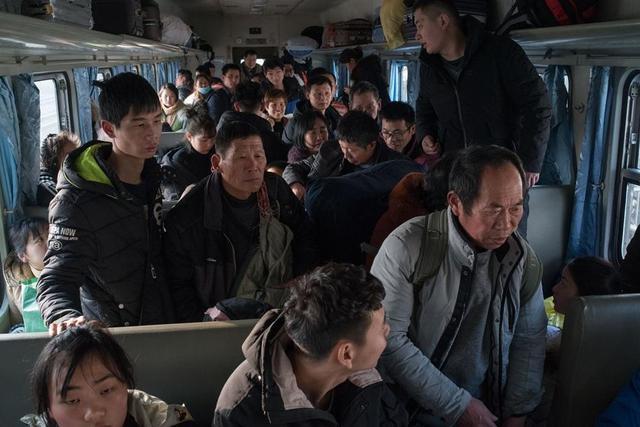 乘坐绿皮火车是一种什么感受?