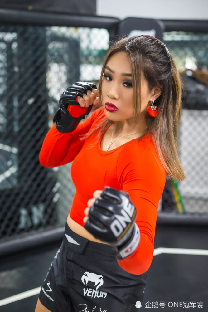 自立自强向梦想挥拳女神节聆听女战神的声音