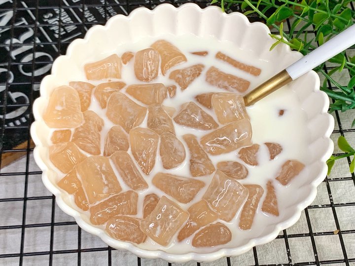 比珍珠好吃的阿达籽,q弹解暑,老板卖五元一杯,做法简单