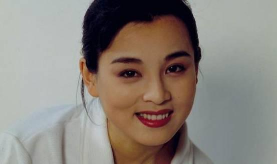 中国荧屏美人赵明明,90年代的封面女神,被英宁抛弃后单身至今