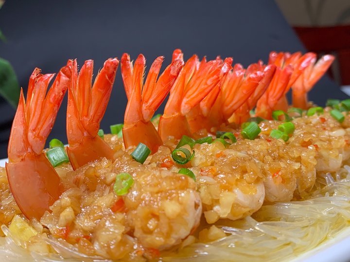 超上档次的蒜蓉粉丝虾懒人版做法出锅香气扑鼻一点也不油腻