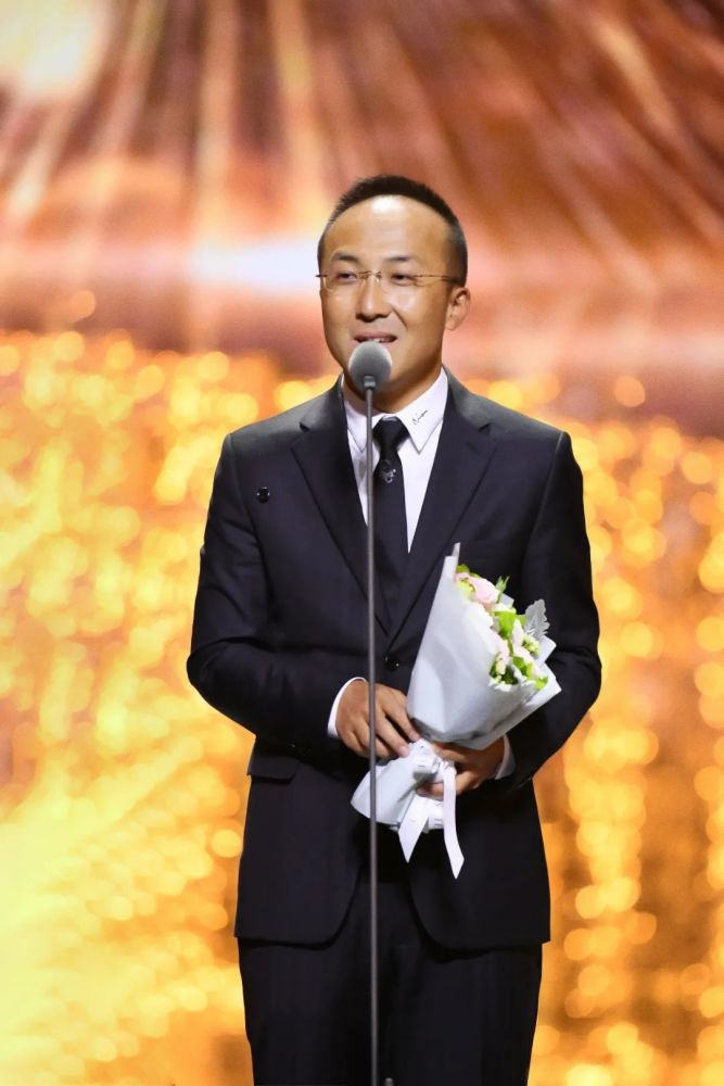 作为出品方领奖代表,耀客传媒ceo吕超分享感言,"感谢观众,感谢时代.