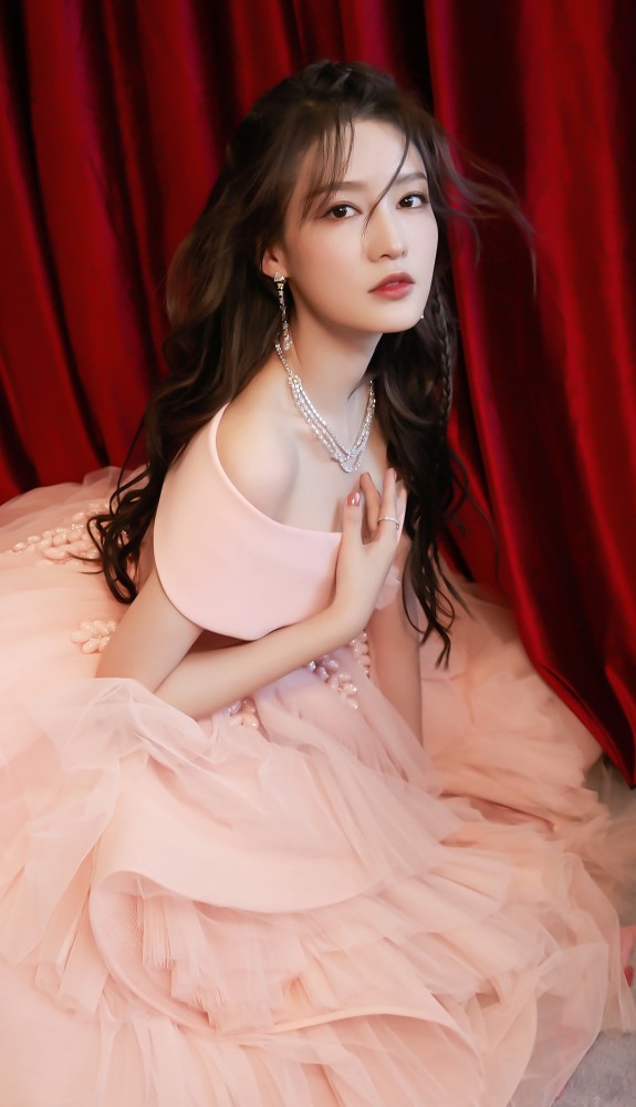 李沁今天也是美美的甜心沁沁子